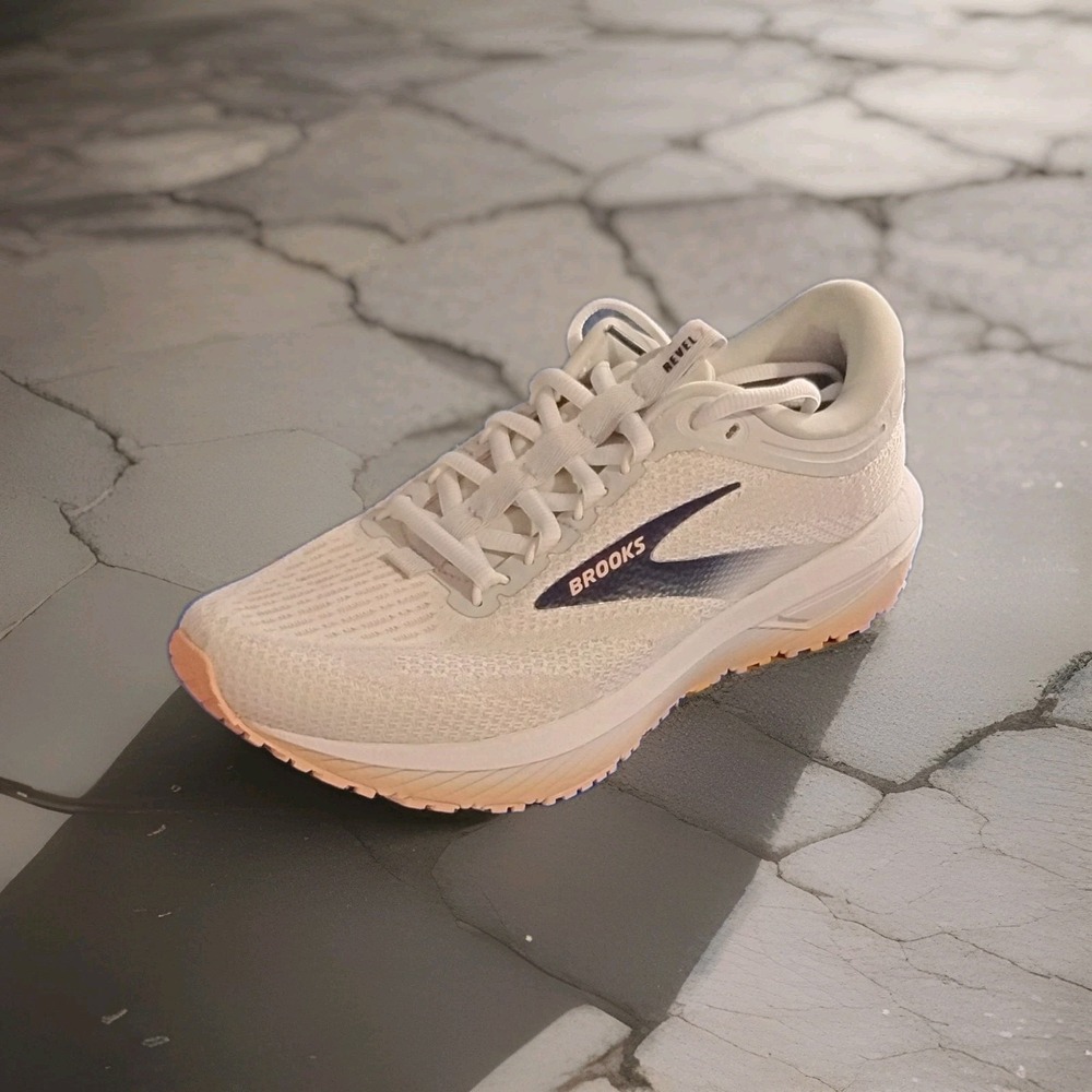 Brooks Revel 7 Women's Size 7 Athletic Sneaker Oyster White Peach 120424-1B-195